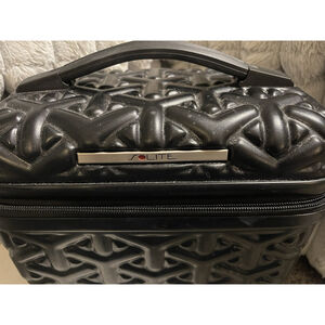 Chelsea Solite Black Vanity Case EUC Belk’s Luggage